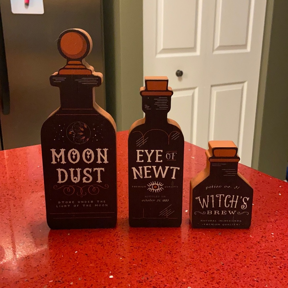 Decocrated Halloween Potion Bottles